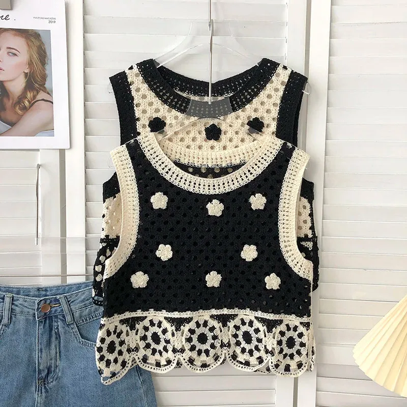 OUMEA Women Crochet Sleeveless Tanks Openwork Retro Tops  Korean Style Contrast Color Chic Knitting Tops Hot Girl Tops Ins